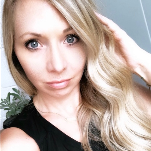 MEET YOUR POSHER 💗✨ - Picture 1 of 1